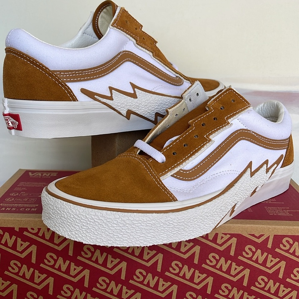 Vans Men’s Old Skool Bolt
Cathay Spice
VN0009Q5KFR 
Sneakers - Picture 9 of 16